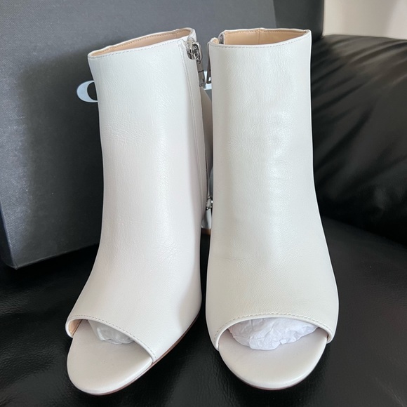 Brand new in box, Coach Leather Bootie, size 7, 3 inches heel height - Picture 3 of 6